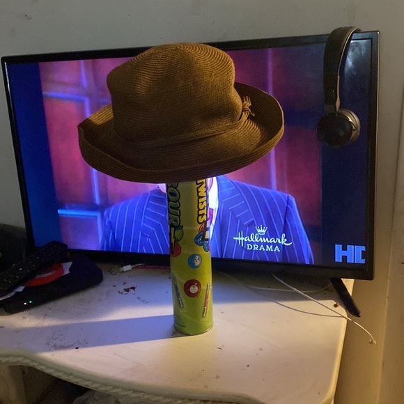 Floppy brown hat with thin piping - Picture 4 of 8